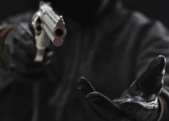 Sindh Police warns of 25 groups of robbers looting citizens outside banks in Karachi