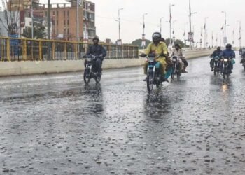 Possible rain with thunder and lightning in Karachi on 22 March.