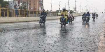 Possible rain with thunder and lightning in Karachi on 22 March.